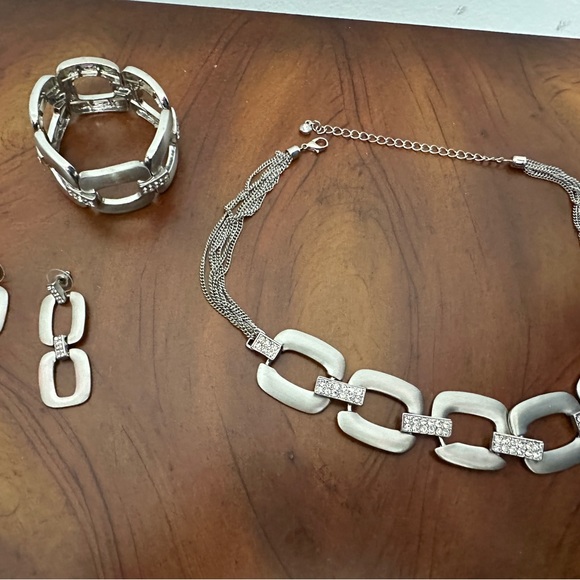Necklace, bracket, earring set - Picture 2 of 5